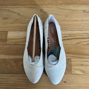 Size 6 Jutti Flats from TOMS. NWT.